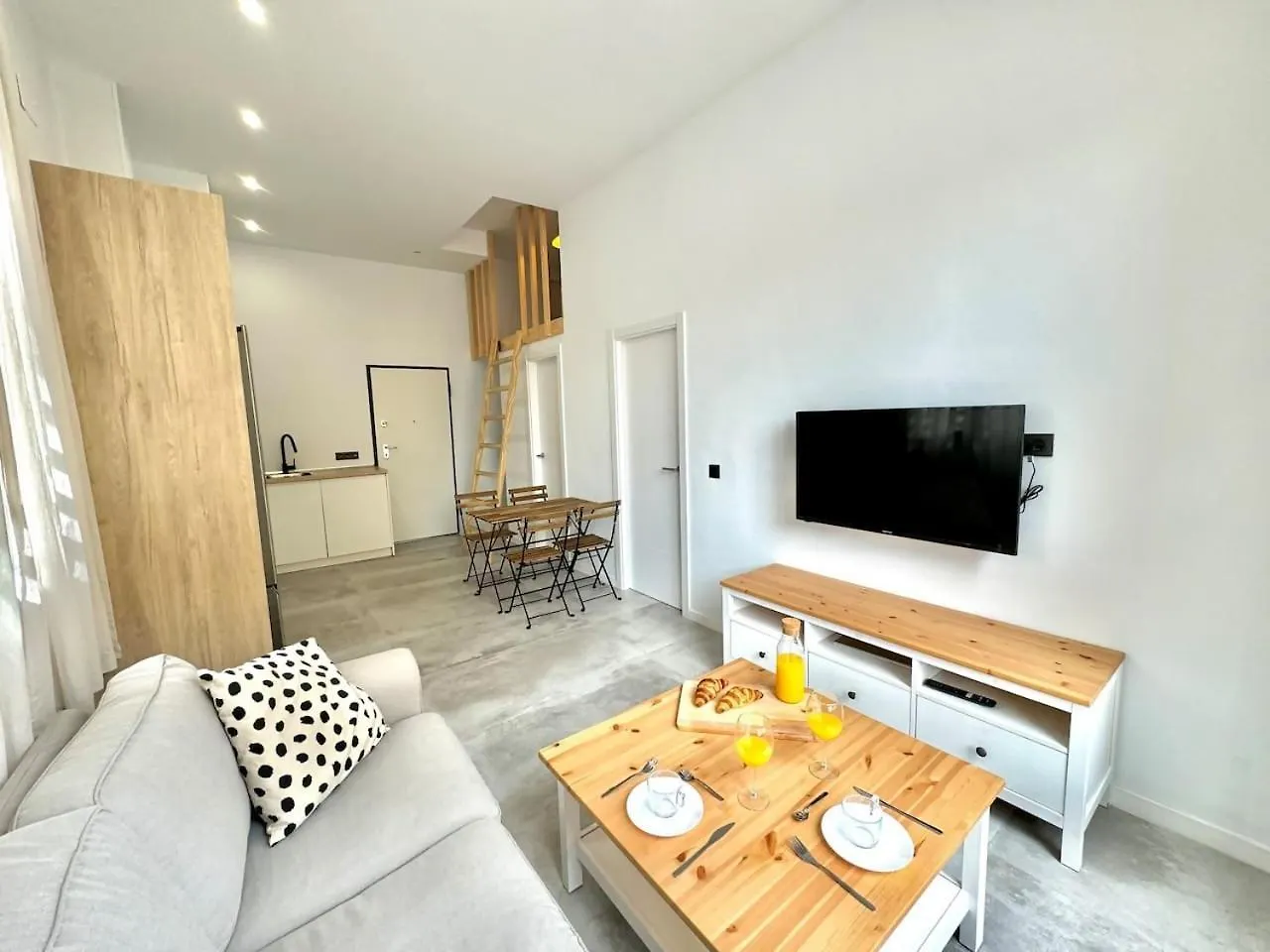 Apartment Cyv Big Family Near The Beach Fuengirola Spain